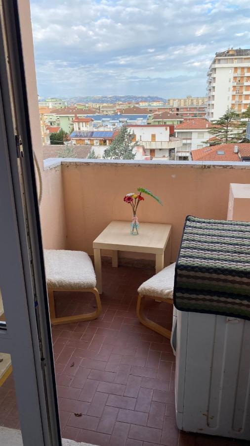 Apartment Монтесильвано Экстерьер фото